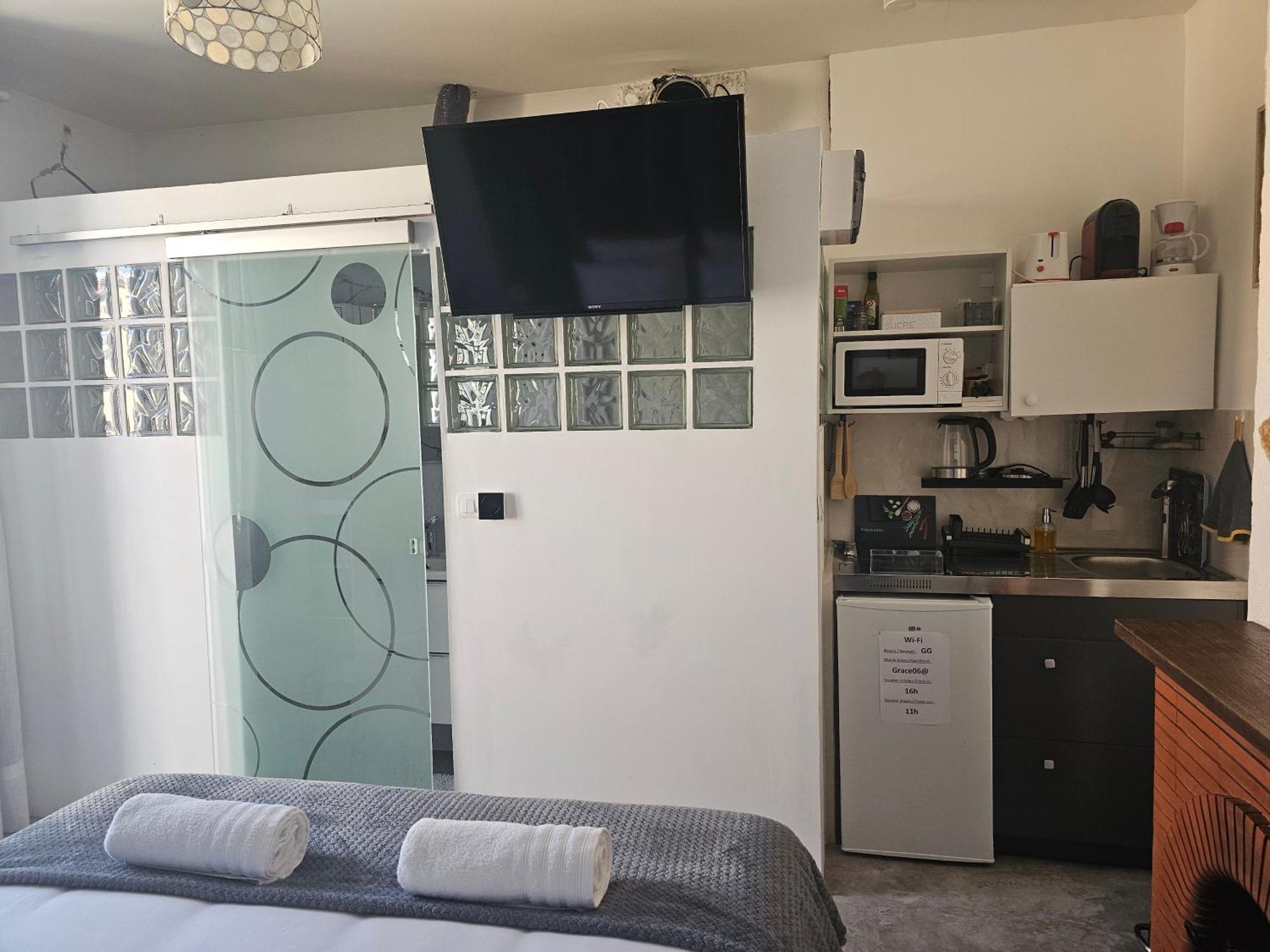 Appartement 3 A Proche De 10 Mn, Monaco 15 Mn Et L'italie 30 Mn La Trinité