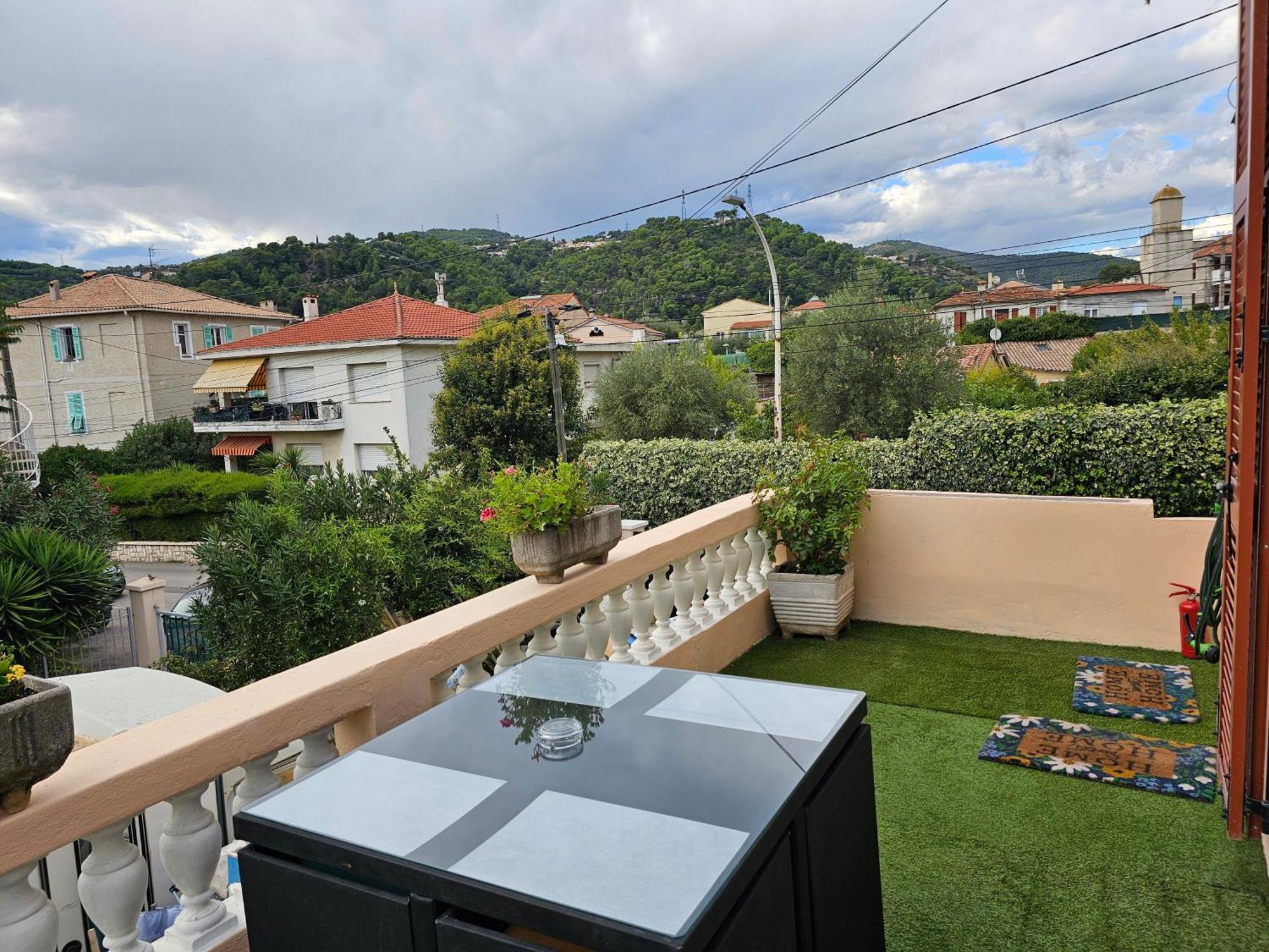 3 A Proche De 10 Mn, Monaco 15 Mn Et L'italie 30 Mn Appartement